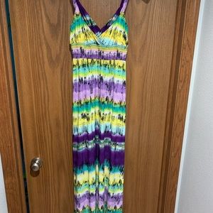 Fun and flowy maxi dress!